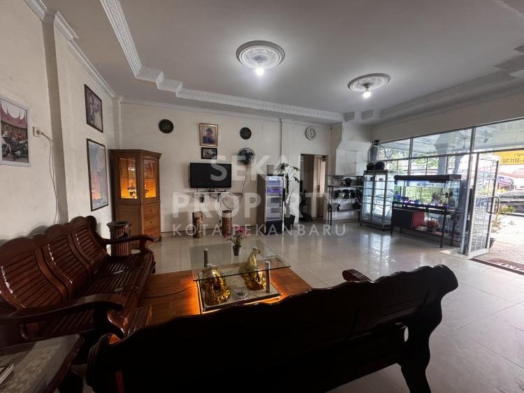 DIJUAL PENGINAPAN  JL .TUANKU TAMBUSAI PEKANBARU