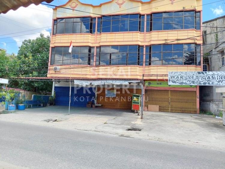 Dijual ruko 3 lantai murah di tengah kota Jl. Pemuda - Pekanbaru