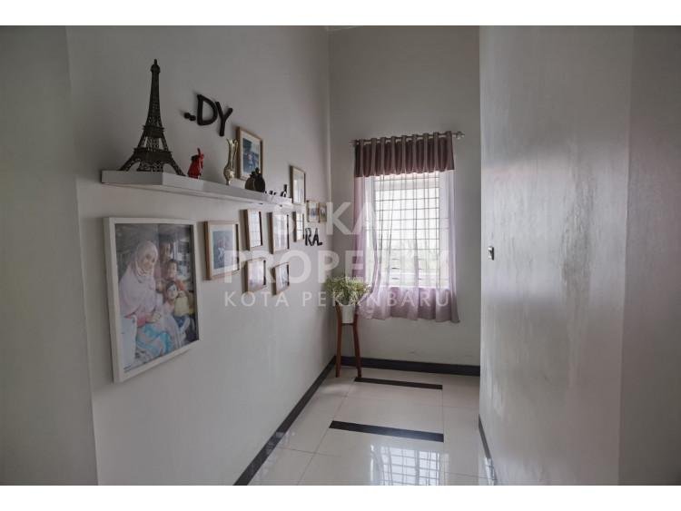 Lihat semua foto