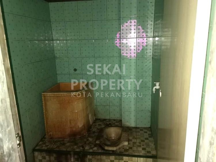Dijual Ruko 2 LT di Jl. HR Soebrantas / Panam