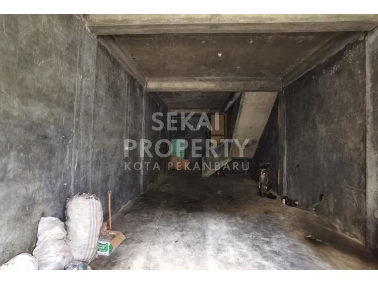 Dijual Ruko 2 LT di Jl. HR Soebrantas / Panam