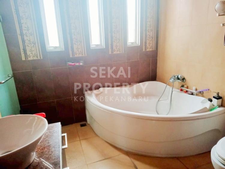 Lihat semua foto