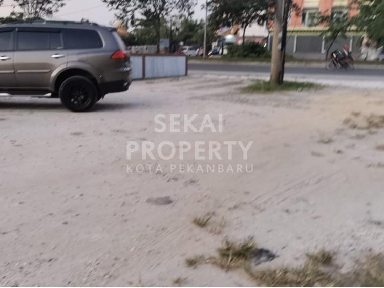 Dijual sebidang tanah lokasi tepi jalan Jl. SM. Amin - Pekanbaru