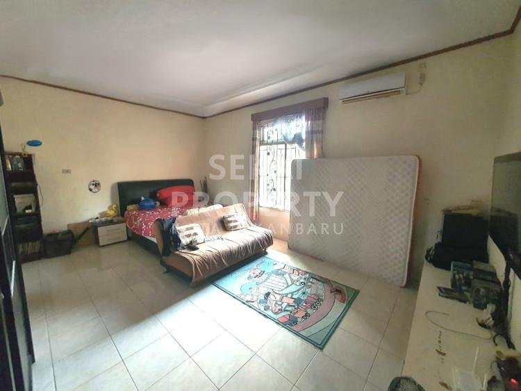 Dijual Rumah Bulatan yang Luas di Jl. Tegal Sari - Rumbai