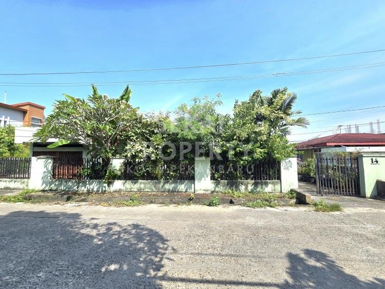 DIJUAL RUMAH BULATAN TANAH LUAS LOKASI DEKAT JALAN RIAU - PEKANBARU