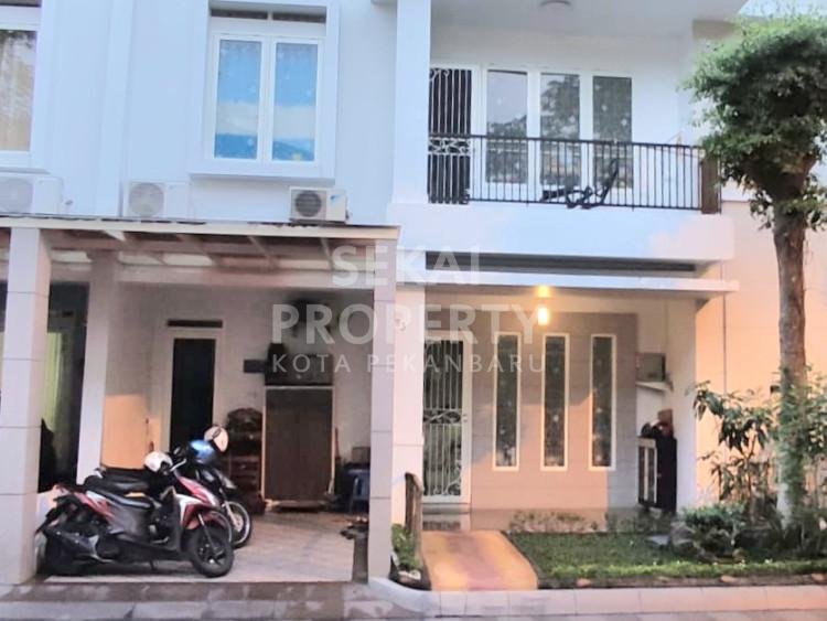 DIJUAL RUMAH CLUSTER ELITE 2 LANTAI SEMI FURNISH DALAM KOTA DEKAT JL.SUDIRMAN-PEKANBARU