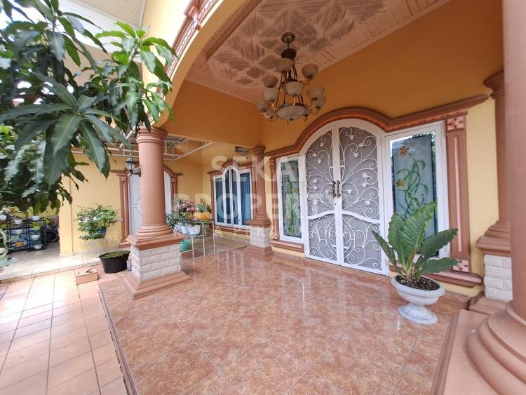 DIJUAL RUMAH BULATAN FURNISHED DENGAN TANAH CUKUP LUAS DI DAERAH JL.KULIM-PEKANBARU