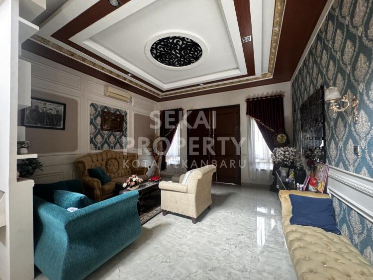 DISEWAKAN RUMAH MEWAH FULL FURNISED Jl.CEMARA