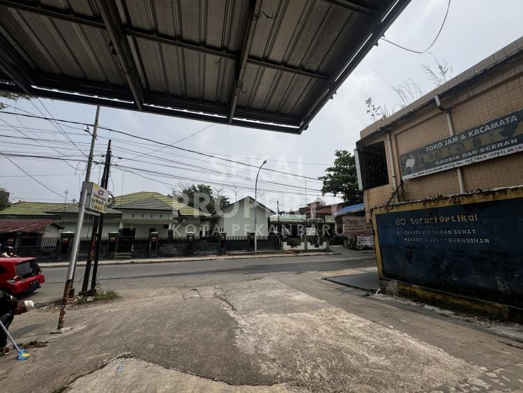 DiSEWAKAN RUKO 3 LT  JL.HOS COKRO AMINOTO
