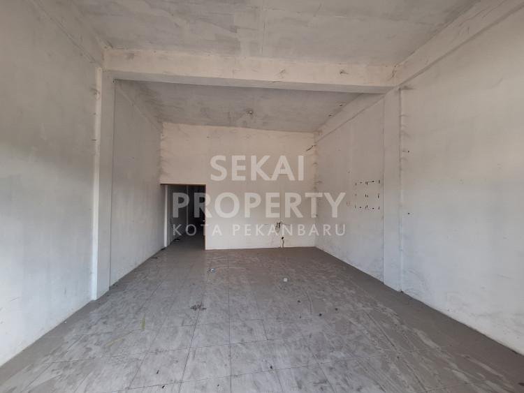 DIJUAL/DISEWAKAN 2 UNIT RUKO GANDENG 3 LANTAI LOKASI JL.HANGTUAH UJUNG-PEKANBARU