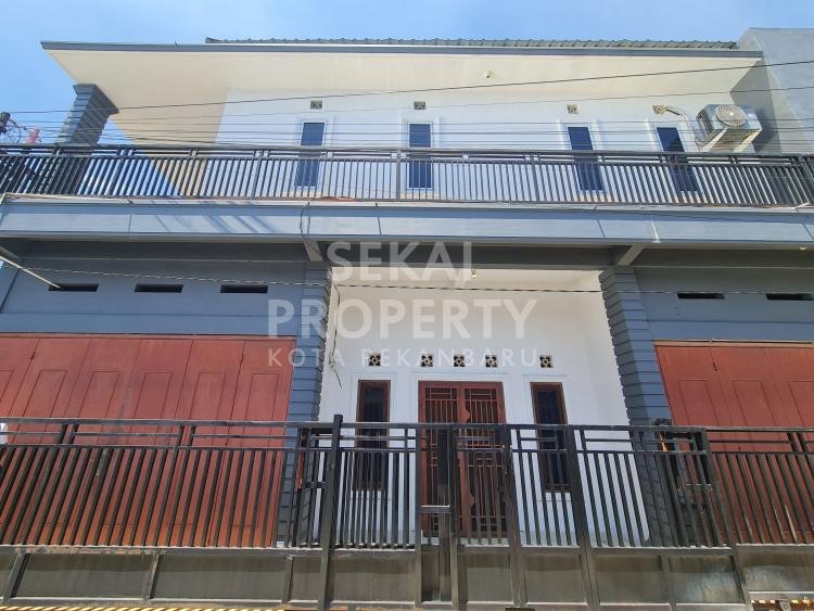 Dijual 1 unit rumah 2 lantai siap huni Jalan Kayangan Rumbai tengah kota Pekanbaru