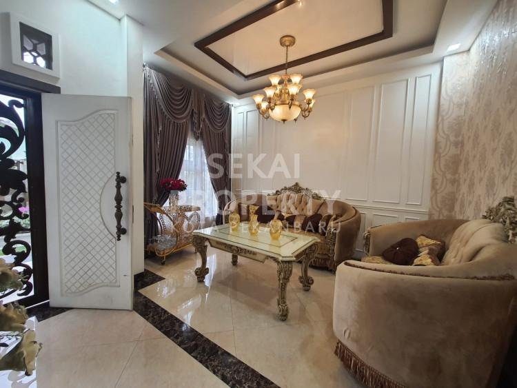 DIJUAL RUMAH BULATAN BAGUS 2 LT FURNISH DENGAN KOLAM RENANG PRIBADI LOKASI JL.RAJAWALI SAKTI-PEKANBARU