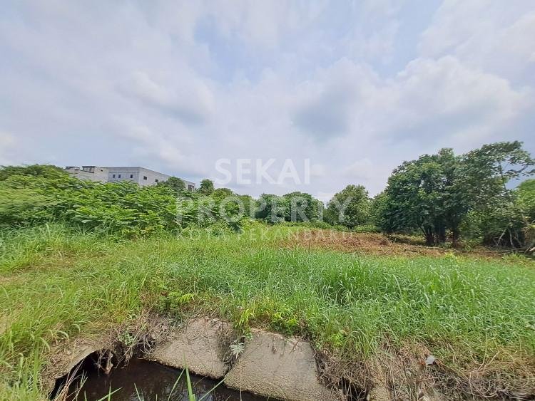DIJUAL SEBIDANG TANAH LOKASI DEKAT MALL LIVING WORD-PEKANBARU