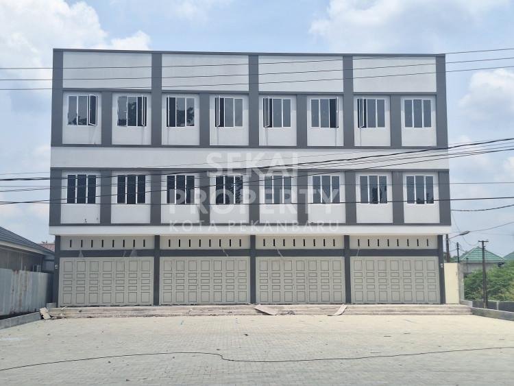 DISEWAKAN RUKO GANDENG 3 LANTAI BARU LOKASI JL.SOEKARNO HATTA-PEKANBARU