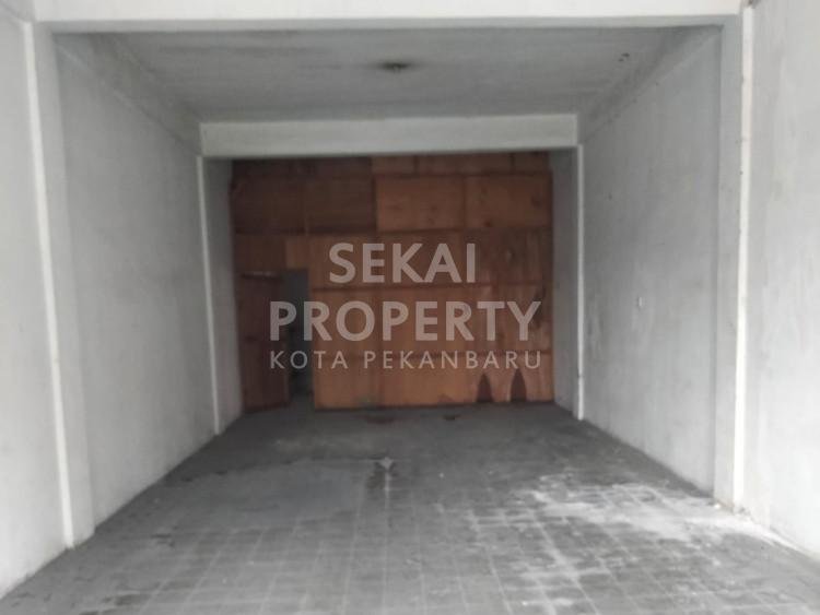 DISEWAKAN RUKO 3 LANTAI LOKASI TEPI JALAN RIAU-PEKANBARU