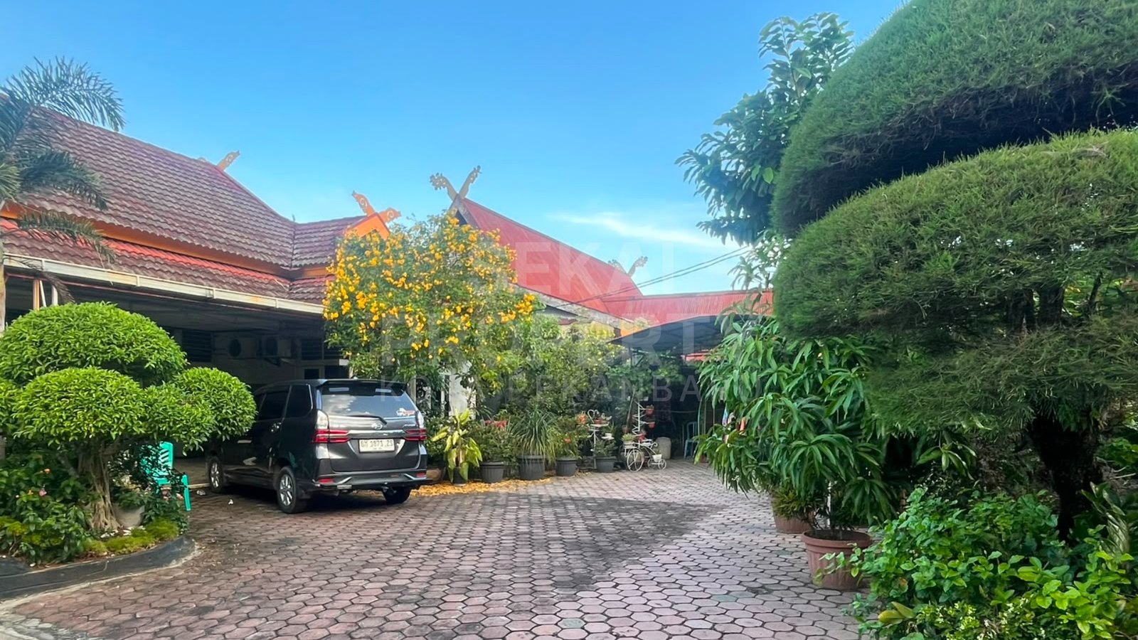 Dijual Rumah Mewah + Kost-kostan Lokasi Diponegoro