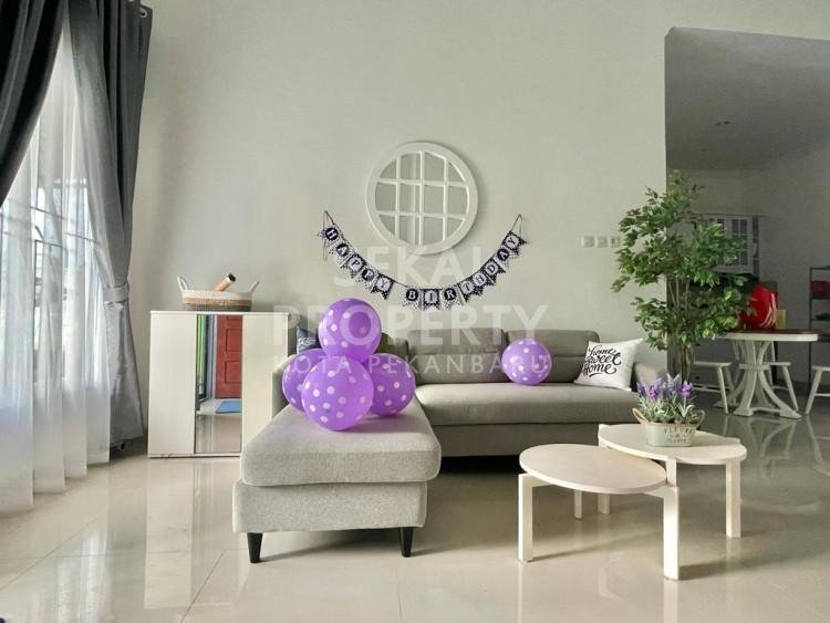 DIJUAL RUMAH SEMI FURNISHED SIAP HUNI LOKASI JL. SINGGALANG - PEKANBARU