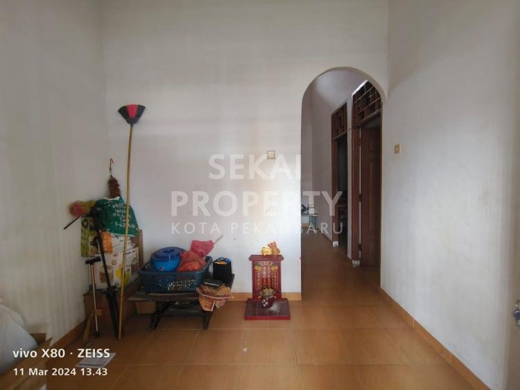DIJUAL RUMAH LOKASI DEKAT JL RIAU UJUNG