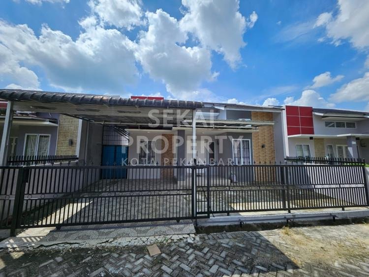 Di jual 1 unit rumah clustee 1 lantai siap huni lokasi Jalan Parit Indah tengah kota Pekanbaru