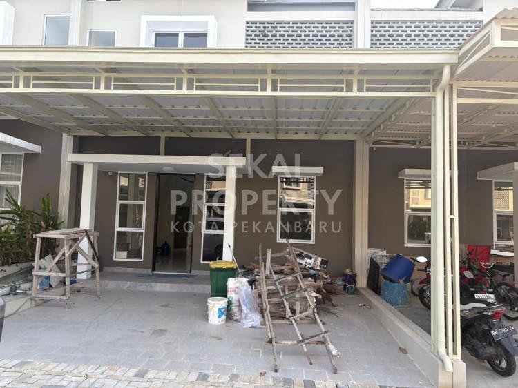 Disewakan 1 unit rumah cluster 2 lantai lokasi Jalan Perkasa Tenayan Raya tengah kota Pekanbaru