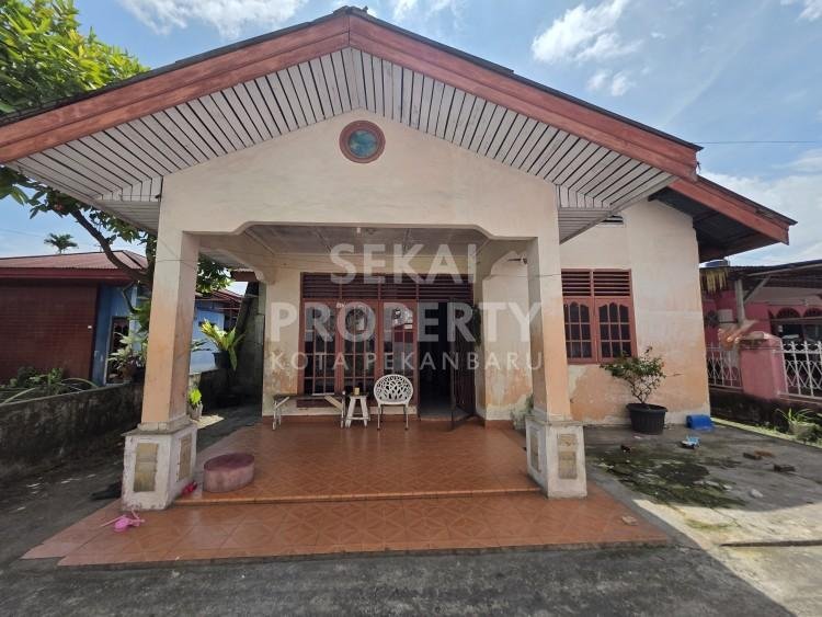 Dijual rumah bulatan Lokasi Jalan Riau dekat pom bensin tengah kota Pekanbaru