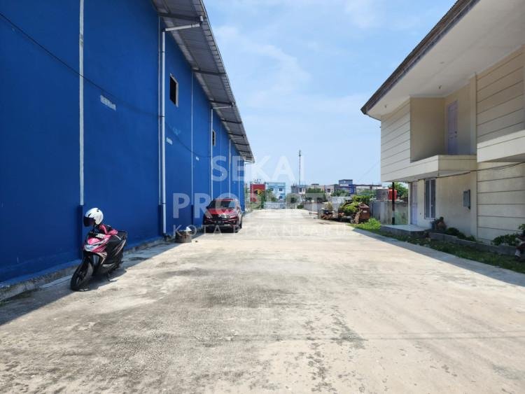 DIJUAL SHOWROOM + GUDANG LOKASI SOEKARNO HATTA - PEKANBARU