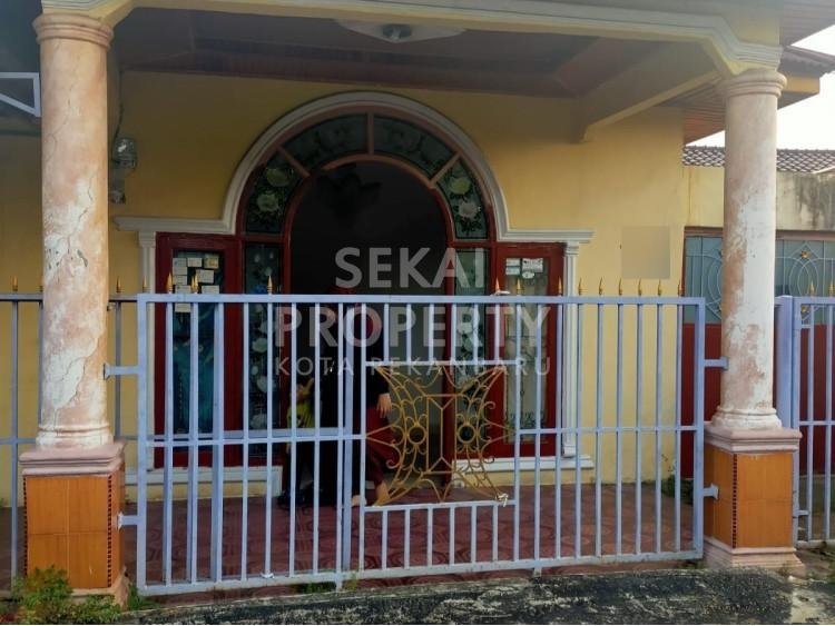 Dijual Rumah dan 6 unit Rumah Petak Dekat Jl. Kuantan Raya