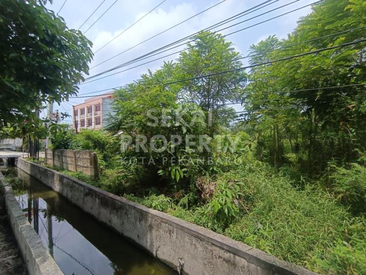 Dijual Tanah Luas di Jl. Soekarno Hatta