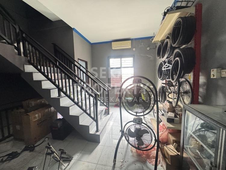 Lihat semua foto