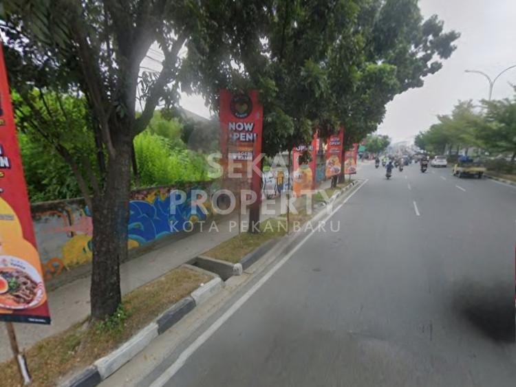 DISEWAKAN SEBIDANG TANAH LOKASI STRATEGIS TEPI JALAN SUDIRMAN-PEKANBARU
