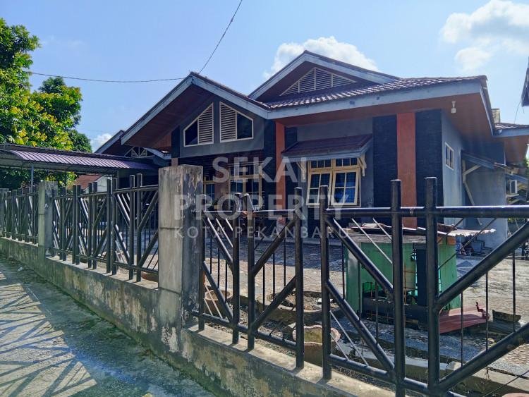 DIJUAL RUMAH BULATAN JL.DWIKORA - THAMRIN GOBAH