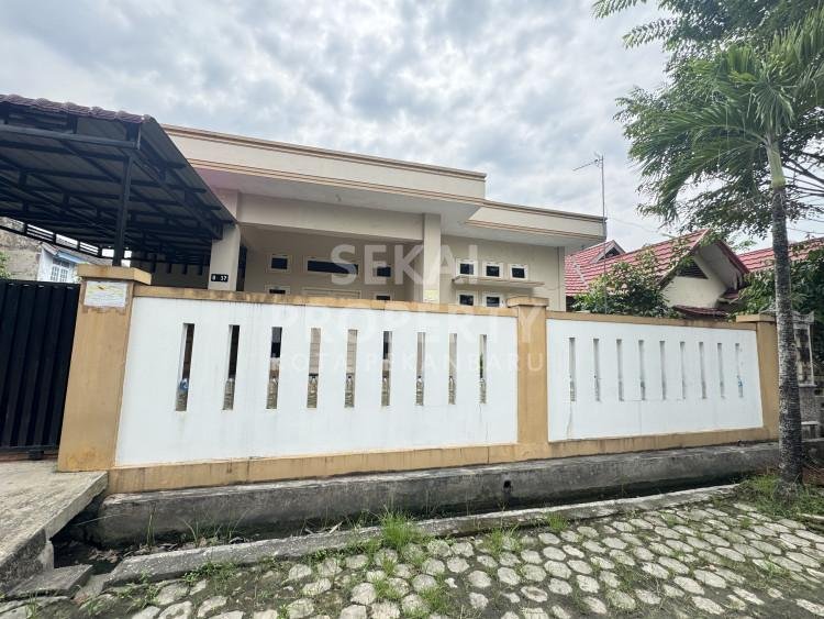 DIJUAL/ DISEWAKAN RUMAH SIAP HUNI JL.KATIO PAUS