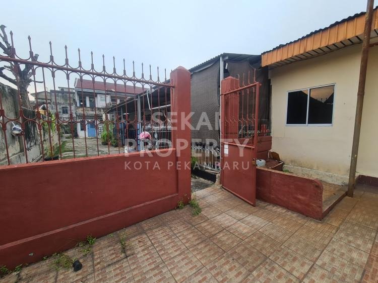 Di Jual 1 unit Rumah 1 lantai siap huni Lokasi Jalan Mawar ( Jalan Riau ) tengah kota Pekanbaru