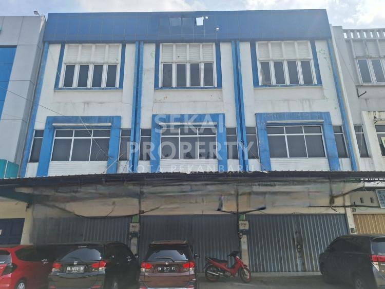 DISEWAKAN RUKO 3 LANTAI SIAP PAKAI LOKASI JL.ARIFIN AHMAD-PEKANBARU