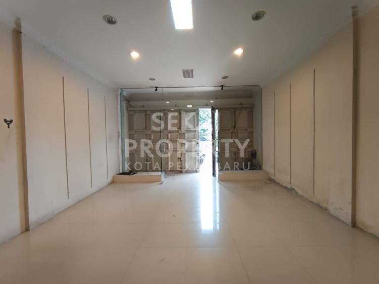 Dijual Ruko 3 Lantai di Jl. SM. Amin