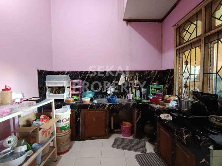 Dijual rumah Jalan Bakti