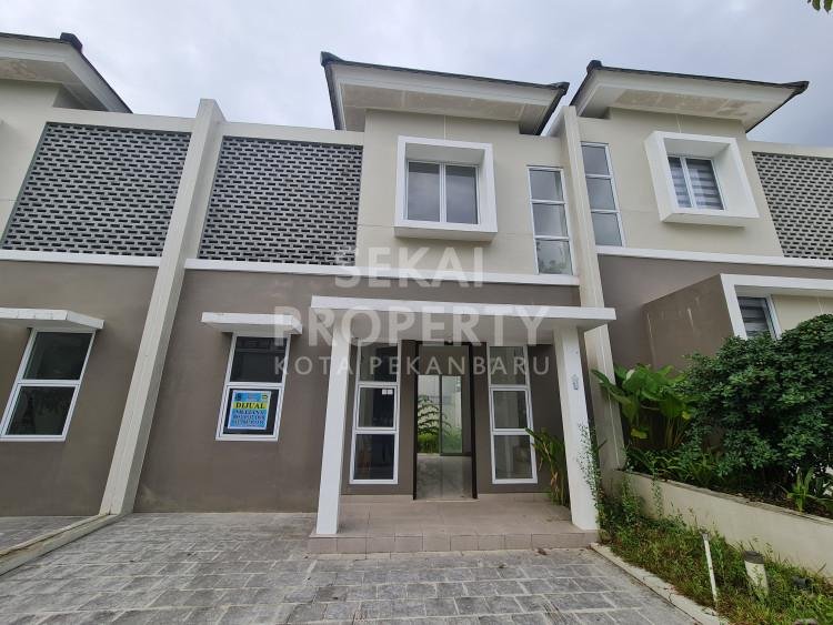 Di Jual 1 unit rumah cluster 2 lantai lokasi Jalan Perkasa dekat Sekolah Kalam Kudus tengah kota Pekanbaru