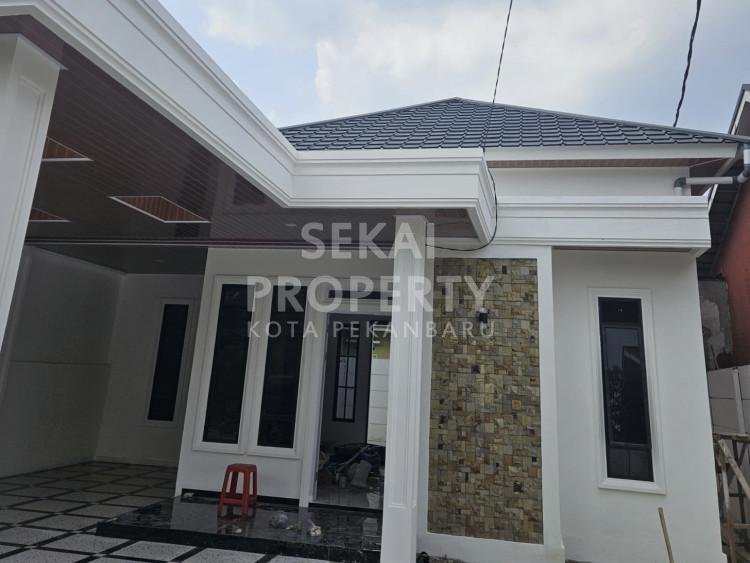 DIJUAL RUMAH CANTIK Type 80/147  LOKASI STRATEGIS  DEKAT JL. KARTAMA PEKANBARU
