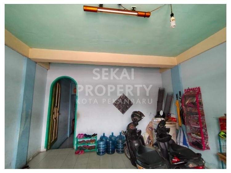 Dijual Ruko 2 Lantai Posisi Hook - Di Jalan Kampar Pekanbaru
