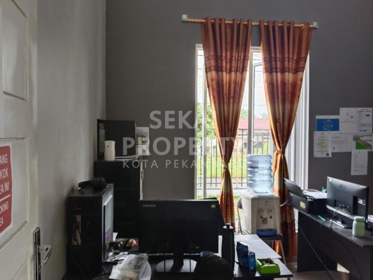 Lihat semua foto