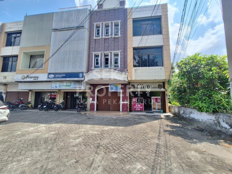 DISEWAKAN RUKO 3 LANTAI LOKASI TEPI JALAN RIAU-PEKANBARU