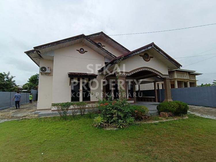 DIJUAL RUMAH SIAP HUNI + FURNITURE LOKASI DI TENAYAN RAYA - PEKANBARU