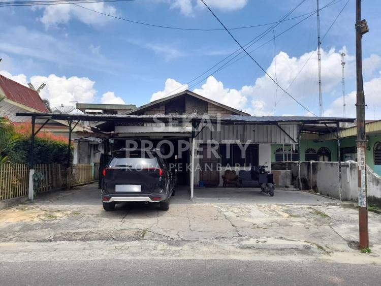 Dijual tanah dan bangunan tengah kota dan tepi jalan besar lokasi Lima Puluh - Pekanbaru