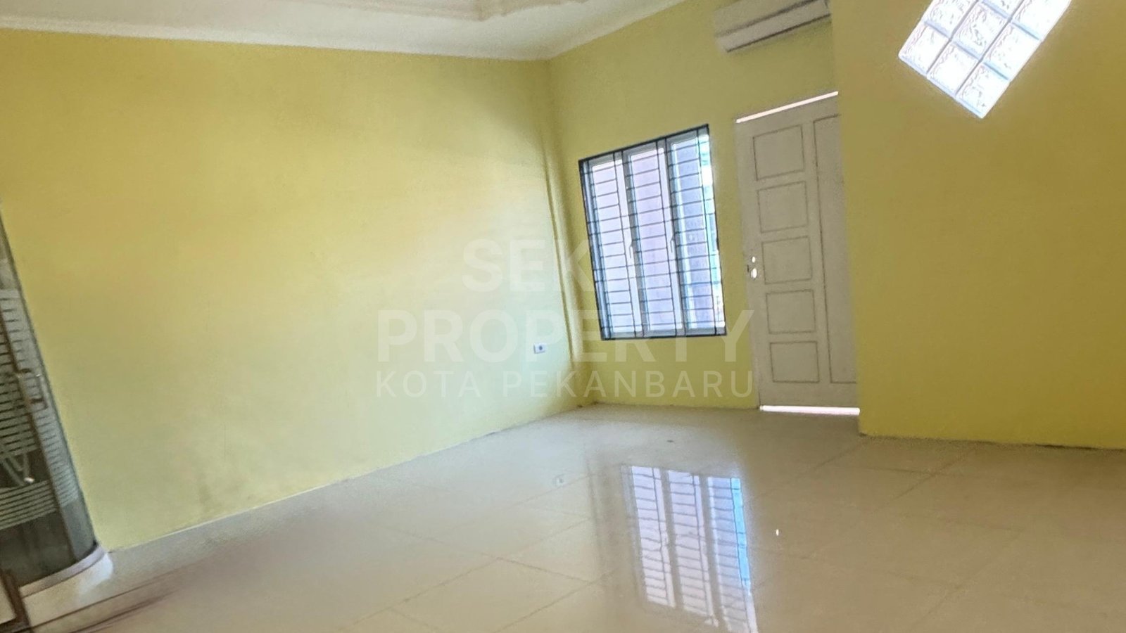 Dijual Rumah 2 Lantai Di Jl. Riau