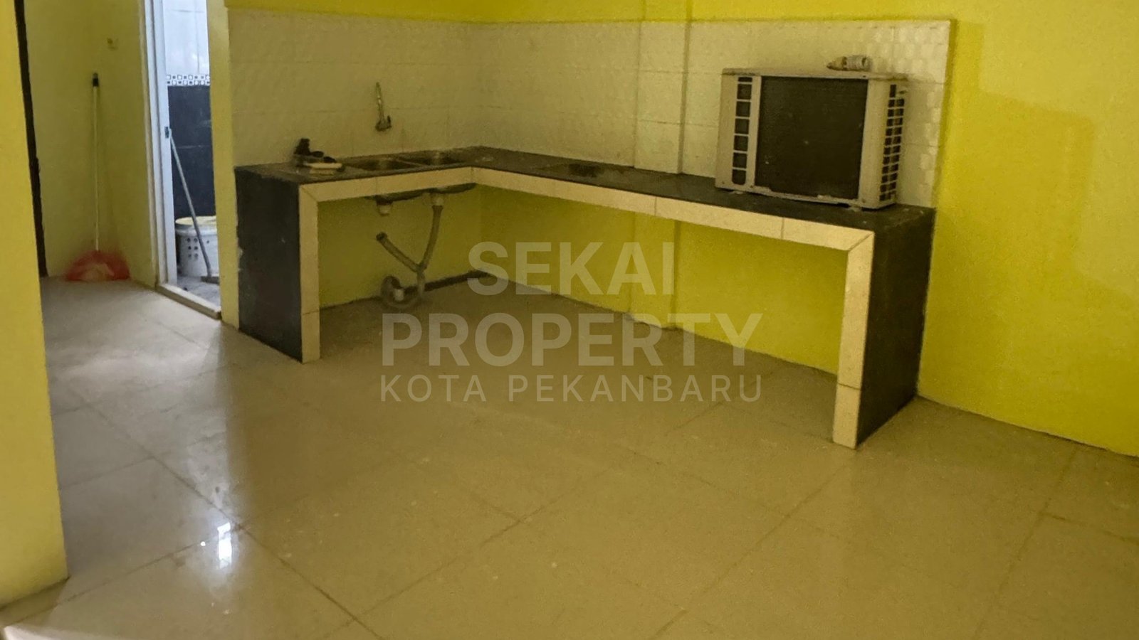 Lihat semua foto