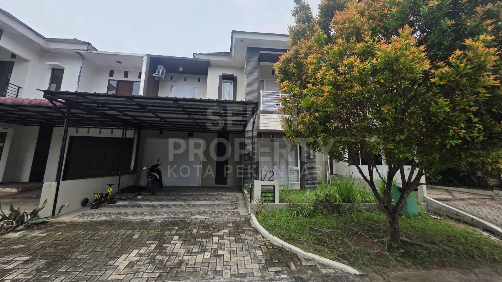 Dijual Rumah Mewah Dua Lantai Kawasan Elite Jalan Soekarno Hatta Kota Pekanbaru