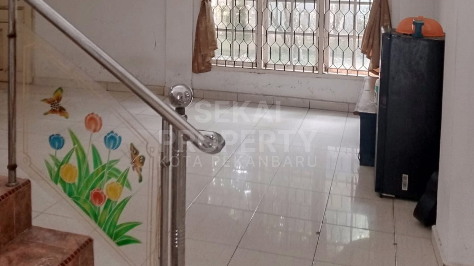 Disewa Rumah 2 Lantai Di Jalan Kayangan Kec. Mandau Duri Dengan Parkiran Luas