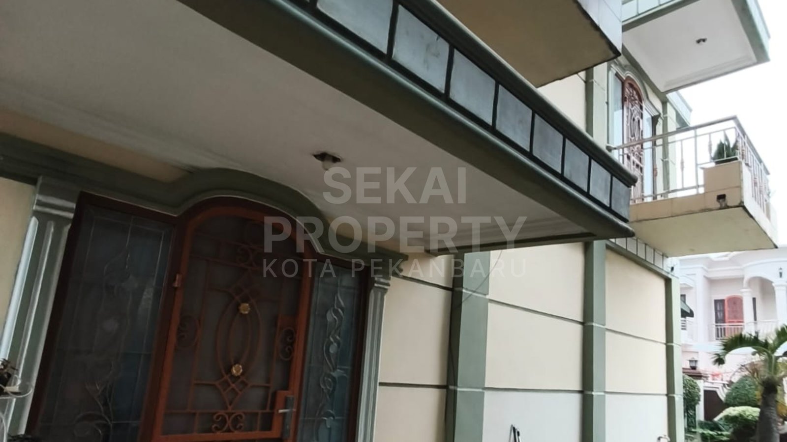 Dijual/ Disewa Rumah Mewah 2 Lantai Dekat Jalan Tamtama