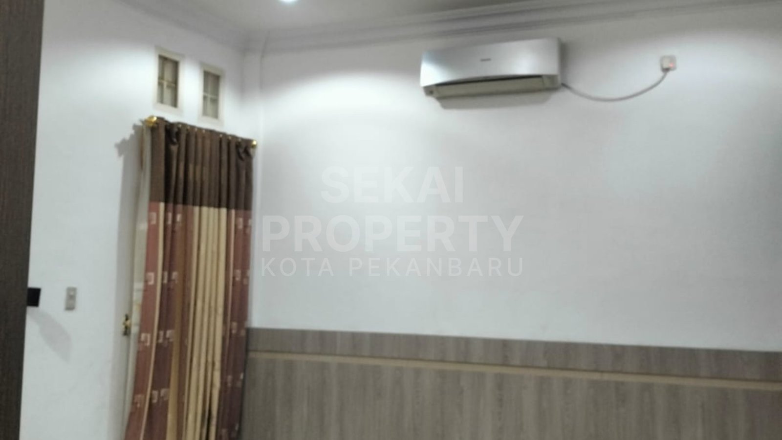 Lihat semua foto