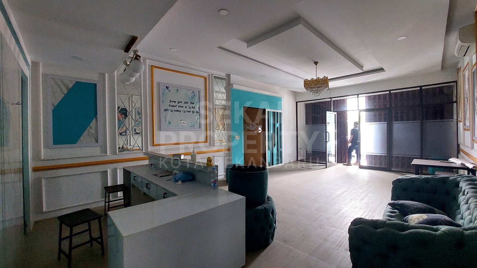 Lihat semua foto